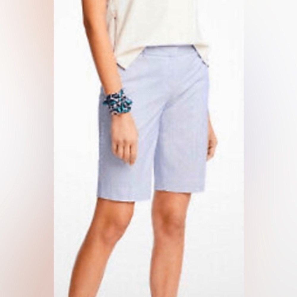 Ann Taylor blue and white seersucker striped Boardwalk Shorts sz 10🎁